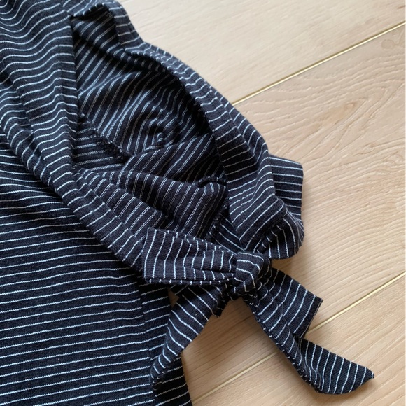 Short sleeve striped top - Picture 6 of 12